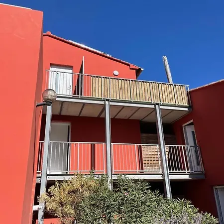 Chez Jeff Lucchini דירה