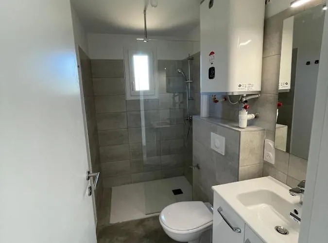 Апартаменты T2 Avec Balcon Chez Jeff Lucchini Леччи